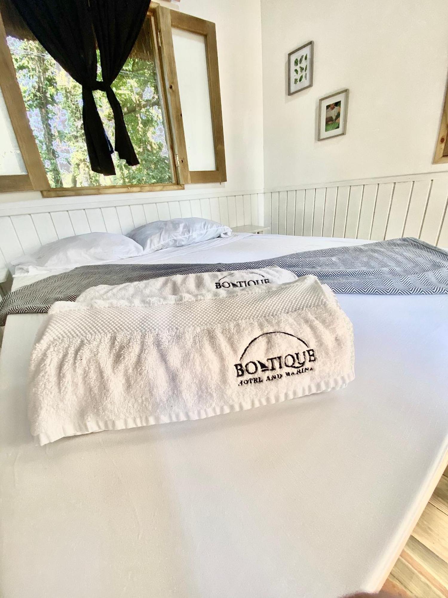 Boatique Hotel&Marina Rio Dulce Town Chambre photo
