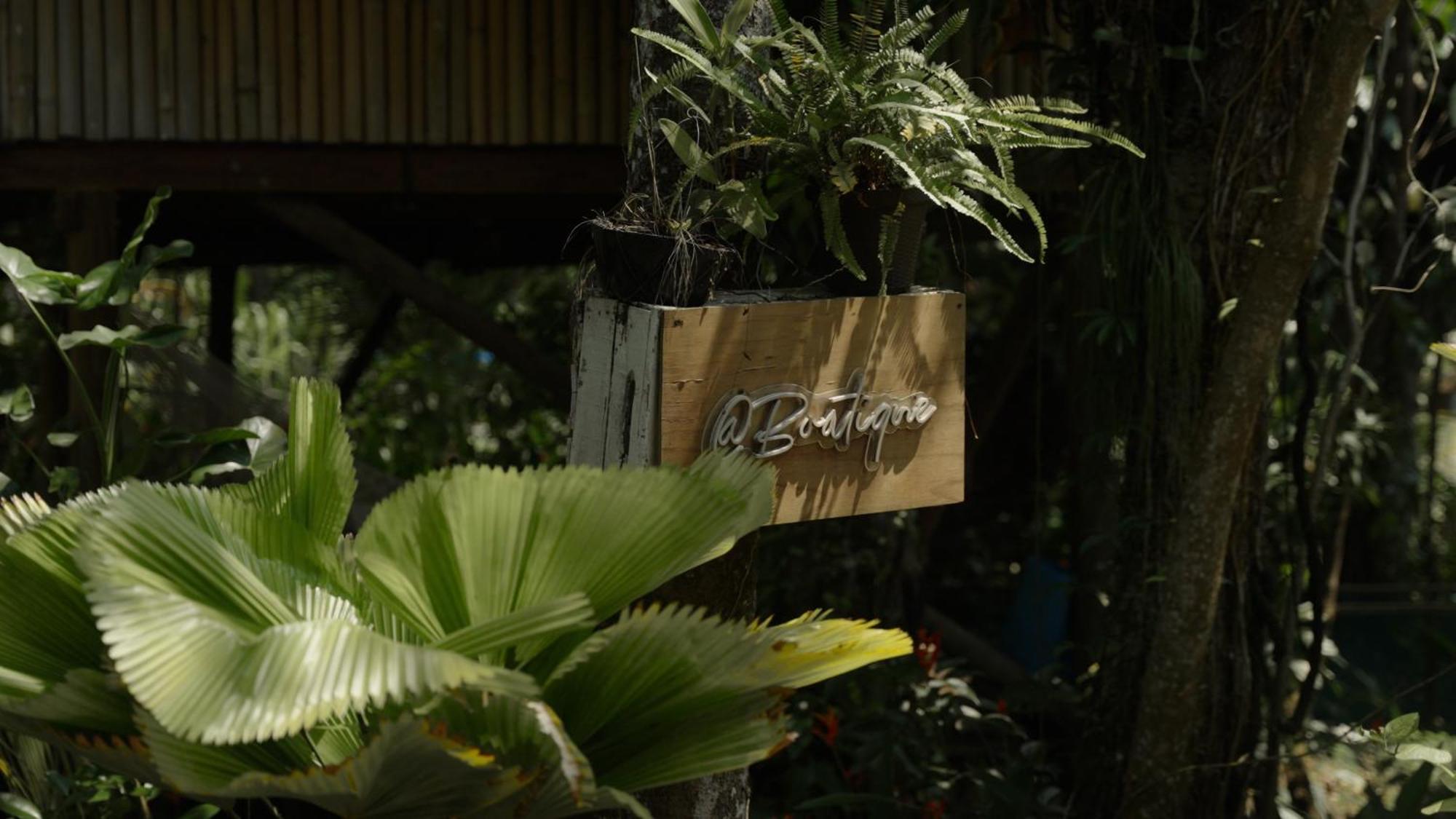 Boatique Hotel&Marina Rio Dulce Town Extérieur photo