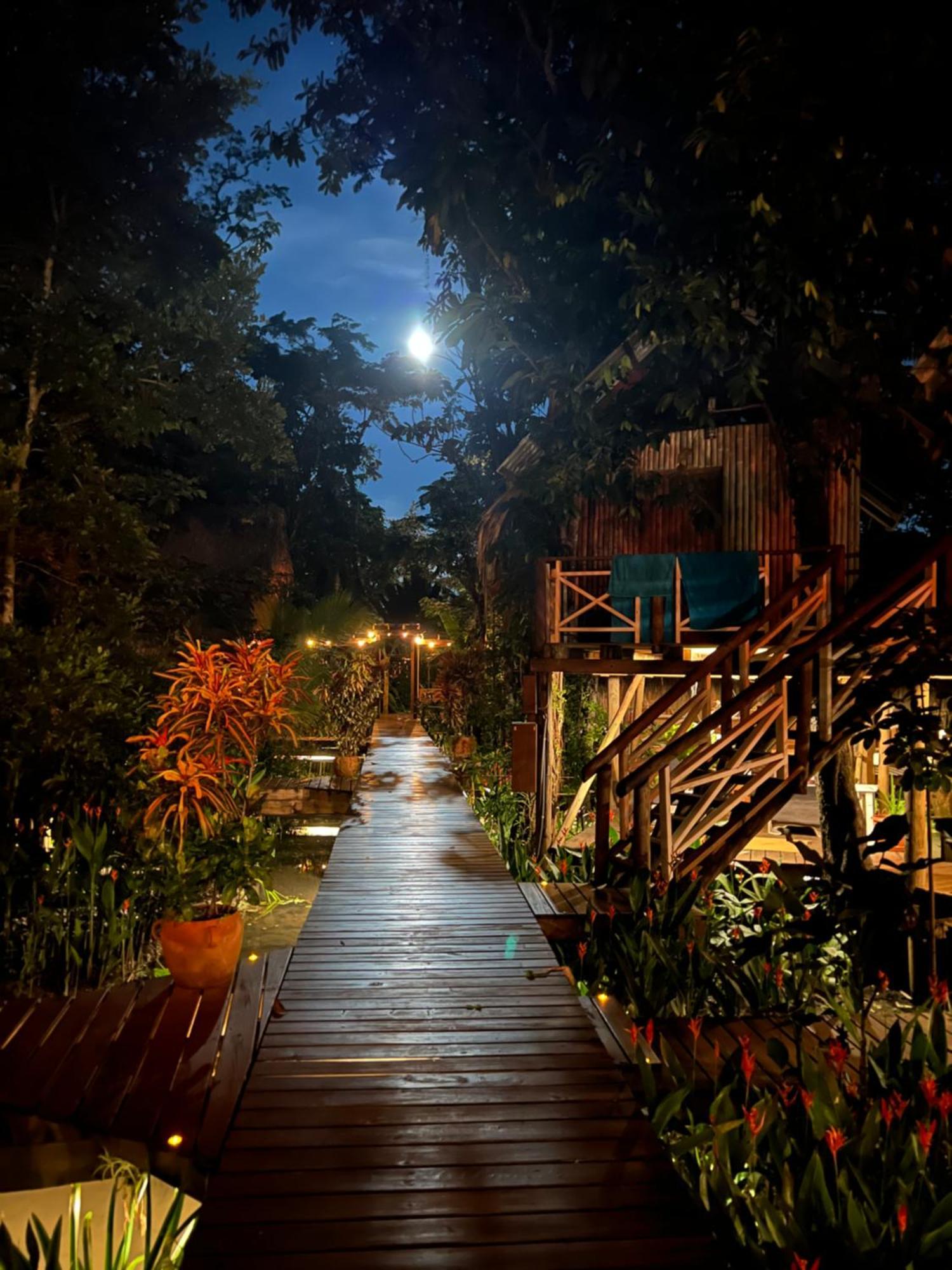 Boatique Hotel&Marina Rio Dulce Town Extérieur photo
