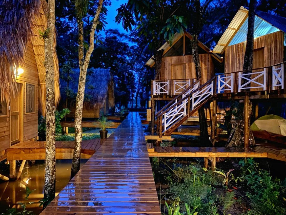 Boatique Hotel&Marina Rio Dulce Town Extérieur photo